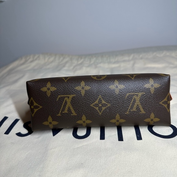 Louis Vuitton Cosmetic Pouch - Picture 7 of 7